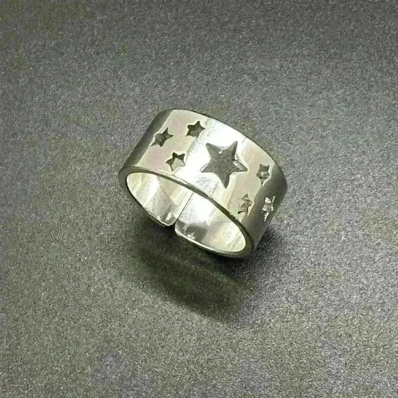 Jewelry - Star Cut Out Ring ✨